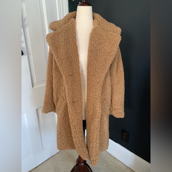 Sherpa/Teddy Coat - Picture 2 of 8